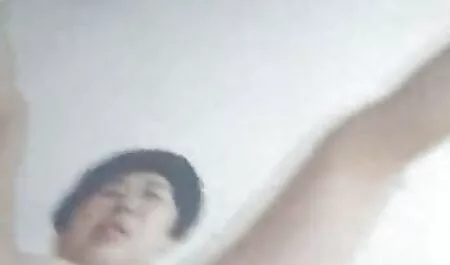 O virgină era sub ochiul doctorului în duș. fete sexi foto