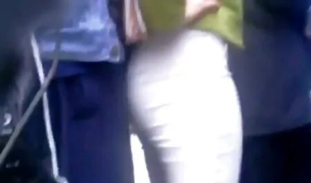 Un tânăr student ia dat prietenei poze sexy fete sale un prieten.