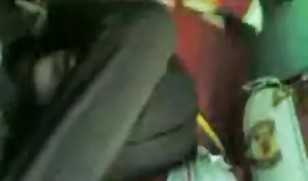 Având poze cu fete sexy o fată frumoasă în baie să o scoată de pe cameră.