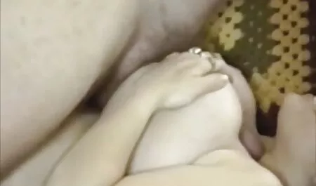 Frumusete cu ochelari in poze sexi cu fete pizda pe canapea