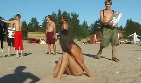 Drăguț fată rusă conduce unul dintre prietenii poze cu femei sexy ei.