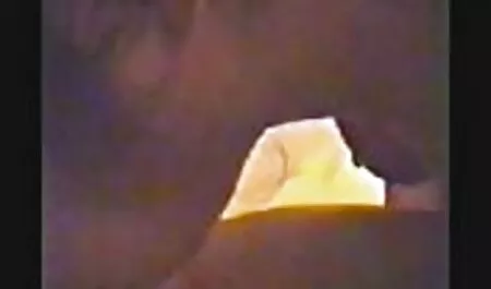 Blonda sa i-o poze sexi nud trag