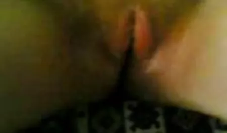 Baiatul i-o trage pe mama in pizda pe canapea imagini femei sexi