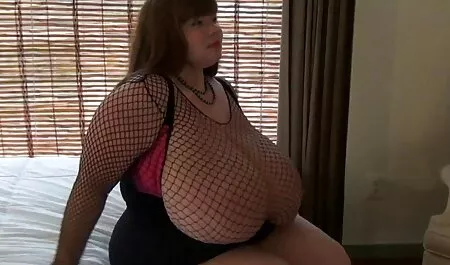Fierbinte vedea trei imagini cu femei sexi din trei lesbiene