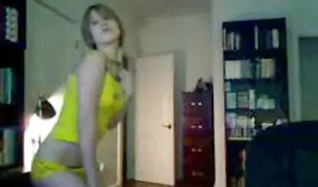Maserul a criticat complet un titlu tânăr și frumos. femei sexi poze