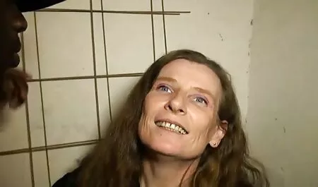 Pizda sare fete sexi foto pe cocoșul băiatului și Pizda din interiorul lui.