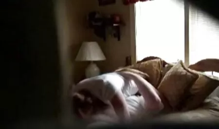 O femeie ocupată se fute cu un vibrator. poze sexi simona halep