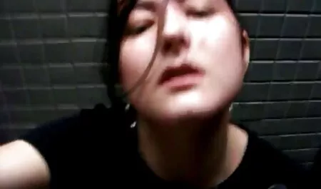 Pentru bani poze cu gagici sexi o bruneta delicioasa in pizdulice