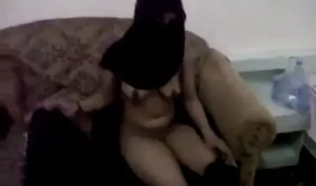 Vedeți râul de gina pistol poze sexi lângă râu cu gemete de frumusețe