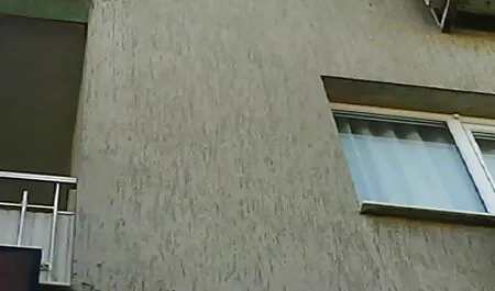 Un bărbat frumos din poze cu gagici sexi robust analchik încurcați cu prietenul său.