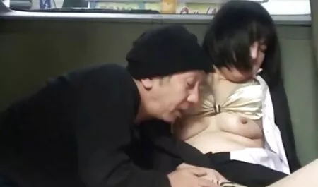 Jessica își desfășoară corpul și poze cu femei sesi se masturbează din cauza păsăricii ei frumoase.