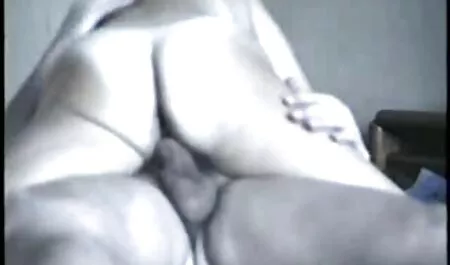 Blonda In Cur la dus imagini cu fete sexy