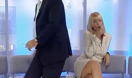 Patru barbati fut gina pistol poze sexi o blonda in sala