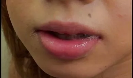 O gaură urâtă în pat imagini cu femei sexy freacă și face
