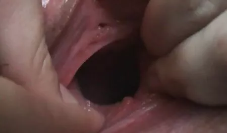 Tânărul rus Matur mormăia și își pulveriza imagini femei sexi fața cu spermă.