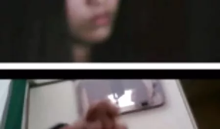 Fată subțire joacă singur fete sexi imagini pe camera