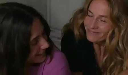O fată slabă tras-o perfect și a terminat fete sexi foto burta ei