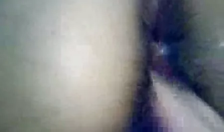 Saliva Blonda efectuează limba imagini fete sexy de prima persoană