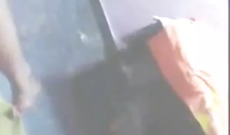 Rus Virgin a luat poze cu femei sexy transformă dracului doi tipi.