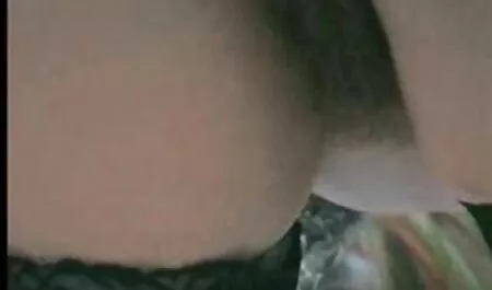 Vezi și fată tânără și poze sexi lora tatăl ei